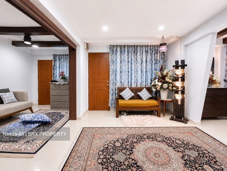 Tampines Street 42 (Tampines), HDB Executive #558510851
